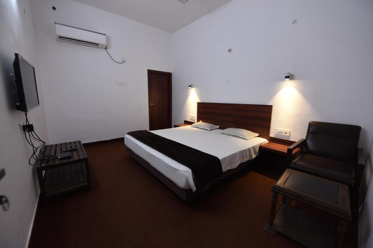 Hotel Mayur Gorakhpur Dış mekan fotoğraf